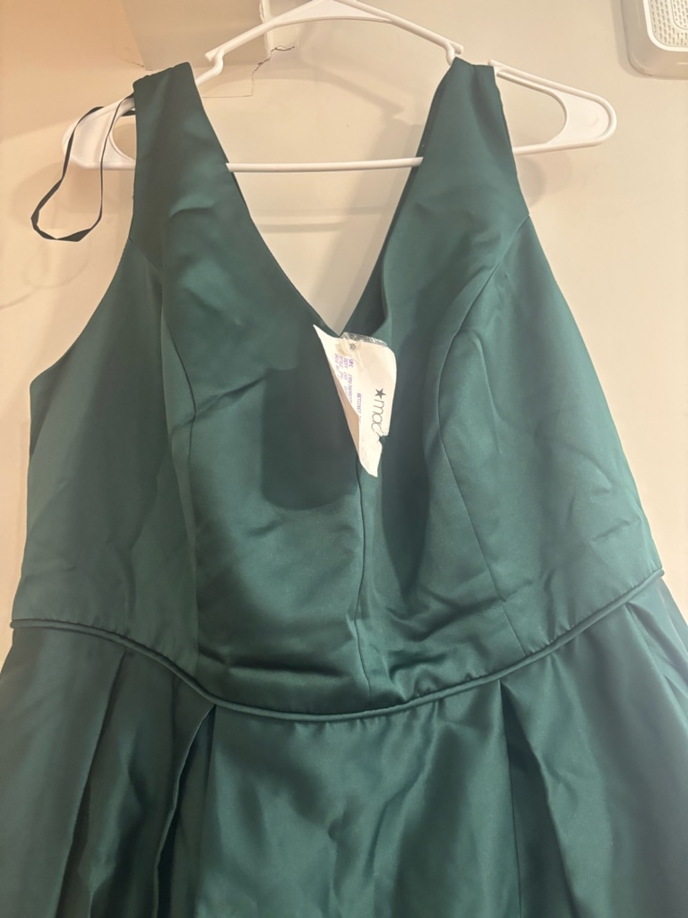 Betsy & Adam Emerald Green Satin V-Neck Maxi Dress SZ 14W - Picture 2 of 6